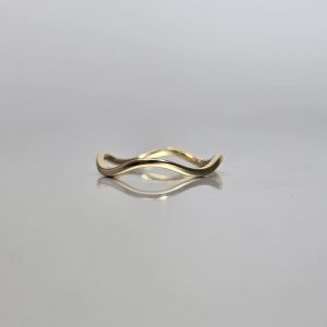 Dainty Wavy Gold Band