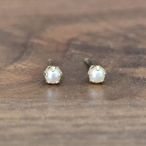 Estate Dainty Pearl Earrings