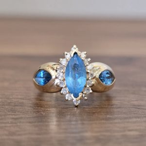Estate Ladies Blue Topaz Fashion Ring