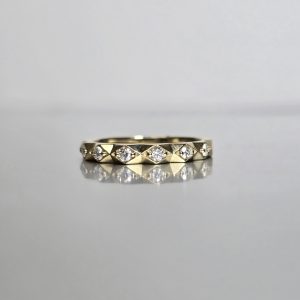 Diamond Geometric Cut Band