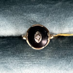 Round Onyx Estate Ring