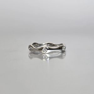 Wavy Diamond Ring