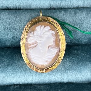 Fancy Frame Cameo