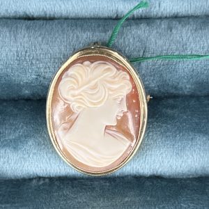 Peach Cameo