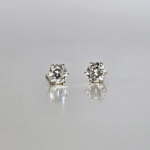 6 Prong Diamond Studs