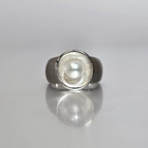 Flare Pearl Ring