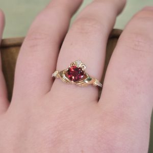 Estate Garnet Claddagh Ring