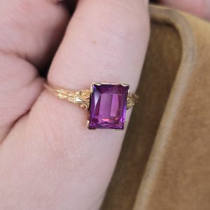 Estate 10k Rectangle Amethyst Ring