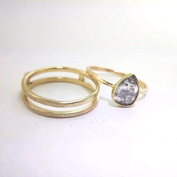 Simple Band Insert Wedding Ring