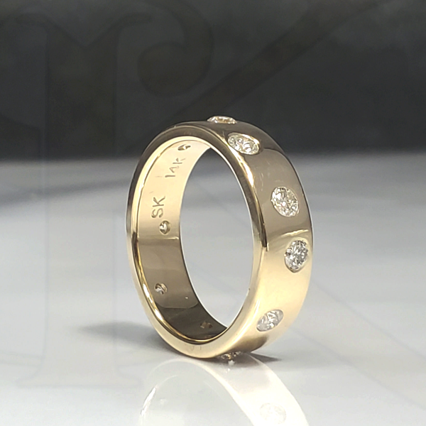 Randomly flush Set diamonds Eternity Style Wedding Band in 14k yellow gold