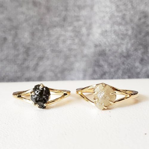 14k yellow gold enameled class ring.